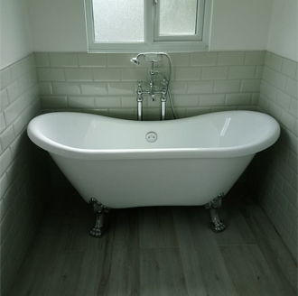 Bath Installation to Perfectly Fit Bathroom Dimensions